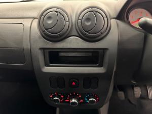 Nissan NP200 1.6i - Image 11