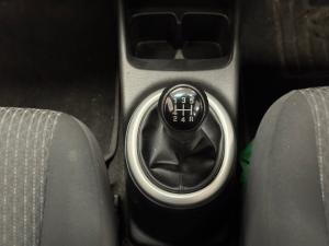 Toyota Vitz 1.0 XR manual - Image 10