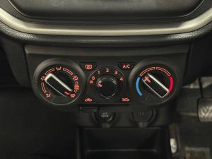 Toyota Vitz 1.0 XR manual - Image 13