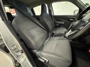 Toyota Vitz 1.0 XR manual - Image 14