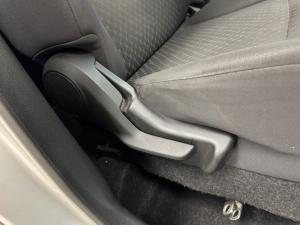 Toyota Vitz 1.0 XR manual - Image 16