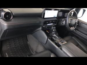 Toyota Land Cruiser Prado 2.8GD VX-R - Image 7