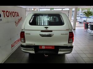 Toyota Hilux 2.4GD-6 double cab 4x4 Raider X manual - Image 5