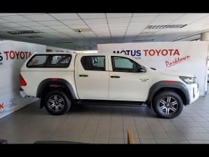 Toyota Hilux 2.4GD-6 double cab 4x4 Raider X manual - Image 3