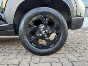 Nissan Magnite 1.0 Turbo Acenta Kuro auto - Image 18