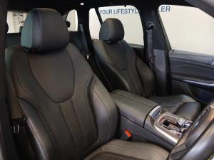 BMW X5 M50i - Image 16