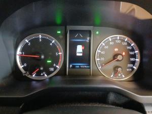 Toyota Quantum 2.8 LWB bus 6-seater VX Premium - Image 11