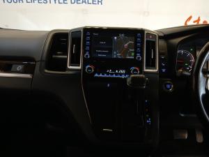 Toyota Quantum 2.8 LWB bus 6-seater VX Premium - Image 14