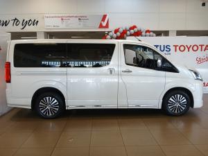 Toyota Quantum 2.8 LWB bus 6-seater VX Premium - Image 3