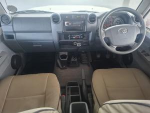 Toyota Land Cruiser 79 4.5DS/C - Image 6