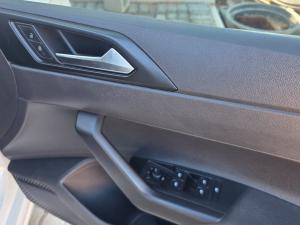 Volkswagen Polo 1.0 TSI - Image 14