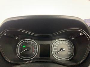Suzuki Vitara Brezza 1.5 GLX automatic - Image 13
