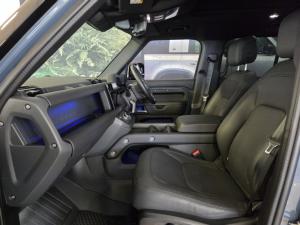 Land Rover Defender 110 D350 X-Dynamic HSE - Image 6