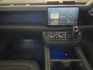 Land Rover Defender 110 D350 X-Dynamic HSE - Image 8