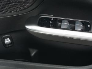 Mercedes-Benz C-Class C200 Avantgarde - Image 12