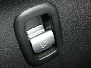 Mercedes-Benz C-Class C200 Avantgarde - Image 13