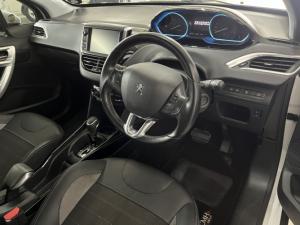 Peugeot 2008 1.2T Allure auto - Image 9