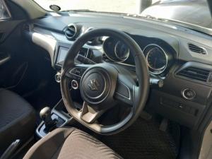 Suzuki Swift 1.2 GLX auto - Image 20