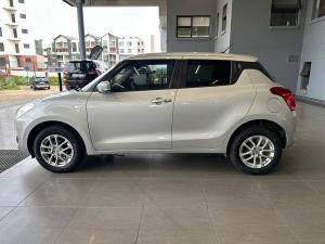 Suzuki Swift 1.2 GLX auto - Image 4