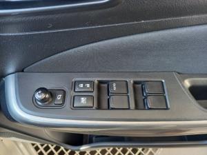 Suzuki Swift 1.2 GLX auto - Image 9