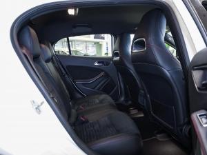 Mercedes-Benz GLA GLA220d 4Matic Style - Image 12