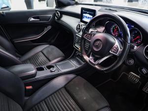 Mercedes-Benz GLA GLA220d 4Matic Style - Image 9
