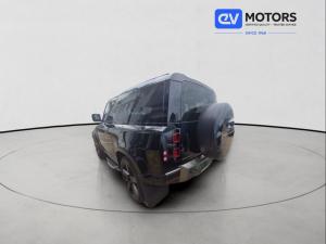 Land Rover Defender 90 D240 X-Dynamic HSE - Image 5