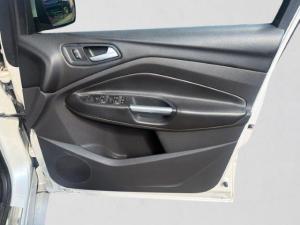 Ford Kuga 2.0TDCi AWD ST Line - Image 9