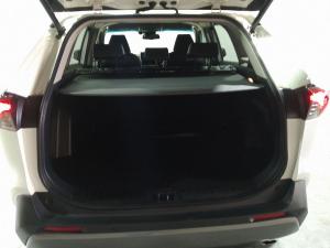 Toyota RAV4 2.0 VX - Image 15