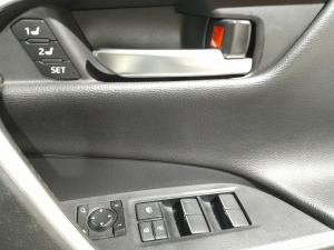 Toyota RAV4 2.0 VX - Image 26