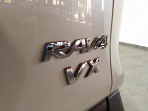 Toyota RAV4 2.0 VX - Image 7