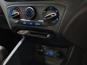 Hyundai i20 1.2 Motion - Image 10