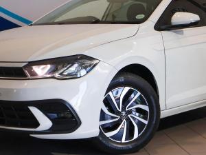 Volkswagen Polo hatch 1.0TSI Life manual - Image 5