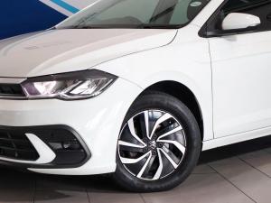 Volkswagen Polo hatch 1.0TSI Life manual - Image 5