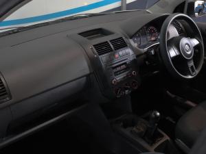 Volkswagen Polo Vivo hatch 1.4 Conceptline - Image 8