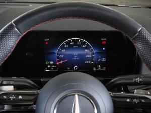Mercedes-Benz GLA GLA200d Progressive - Image 13