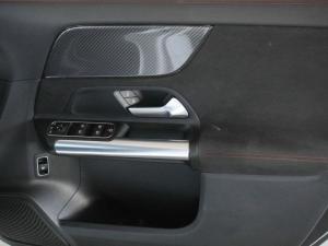 Mercedes-Benz GLA GLA200d Progressive - Image 15