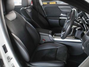 Mercedes-Benz GLA GLA200d Progressive - Image 16