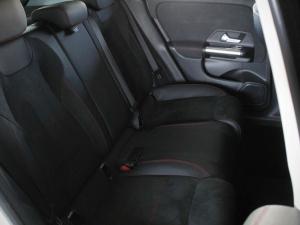 Mercedes-Benz GLA GLA200d Progressive - Image 17