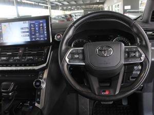 Toyota Land Cruiser 300 3.5T GR-Sport - Image 13