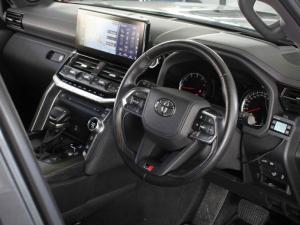 Toyota Land Cruiser 300 3.5T GR-Sport - Image 18