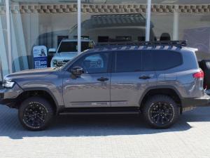 Toyota Land Cruiser 300 3.5T GR-Sport - Image 3