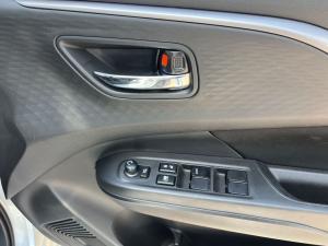 Suzuki Swift 1.2 GL - Image 16