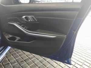 BMW 3 Series 320i M Sport auto - Image 14