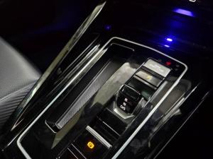 Volkswagen Golf R - Image 12