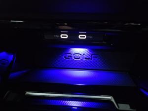 Volkswagen Golf R - Image 13