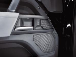 Land Rover Defender 110 D300 X-Dynamic HSE - Image 12