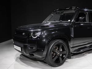 Land Rover Defender 110 D300 X-Dynamic HSE - Image 20