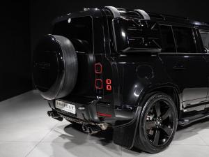 Land Rover Defender 110 D300 X-Dynamic HSE - Image 27