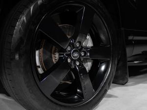 Land Rover Defender 110 D300 X-Dynamic HSE - Image 9